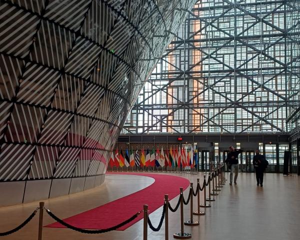 Europarlament a Rada EÚ dosiahli predbežnú dohodu na klimatickom cieli pre rok 2040